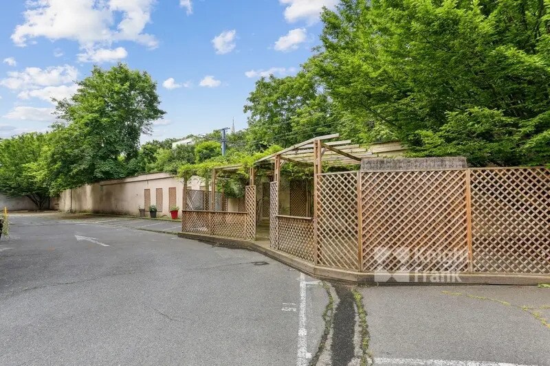 22-23 Quai Du President Carnot, Saint-Cloud for lease - Building Photo - Image 3 of 15