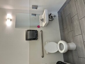 6380 Tupelo Dr, Citrus Heights, CA for lease Interior Photo- Image 2 of 5