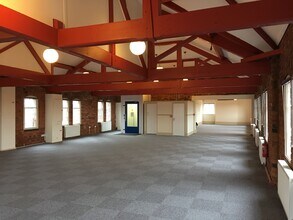 22 Cleveland Rd, Wolverhampton for lease Interior Photo- Image 2 of 2