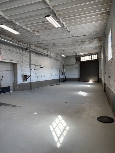 1724 W Lake St, Chicago, IL for lease - Building Photo - Image 3 of 8