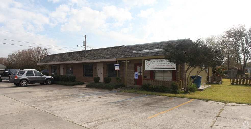 1440-1442 E Bridge St, Breaux Bridge, LA for lease - Building Photo - Image 3 of 3