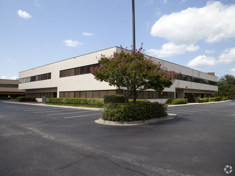 2420 Mall Dr, North Charleston, SC for sale - Building Photo - Image 1 of 1