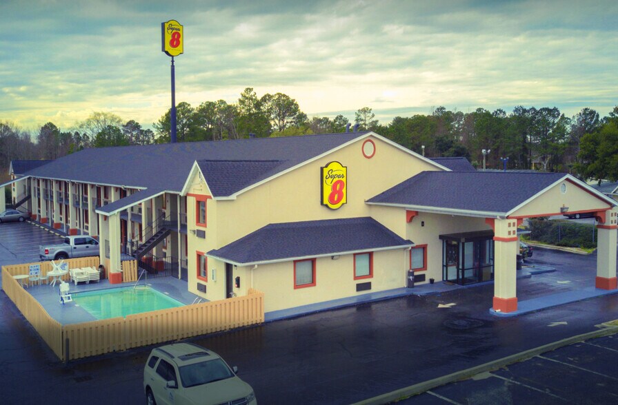 1832 1/2 W Lucas St, Florence, SC for sale - Building Photo - Image 1 of 1