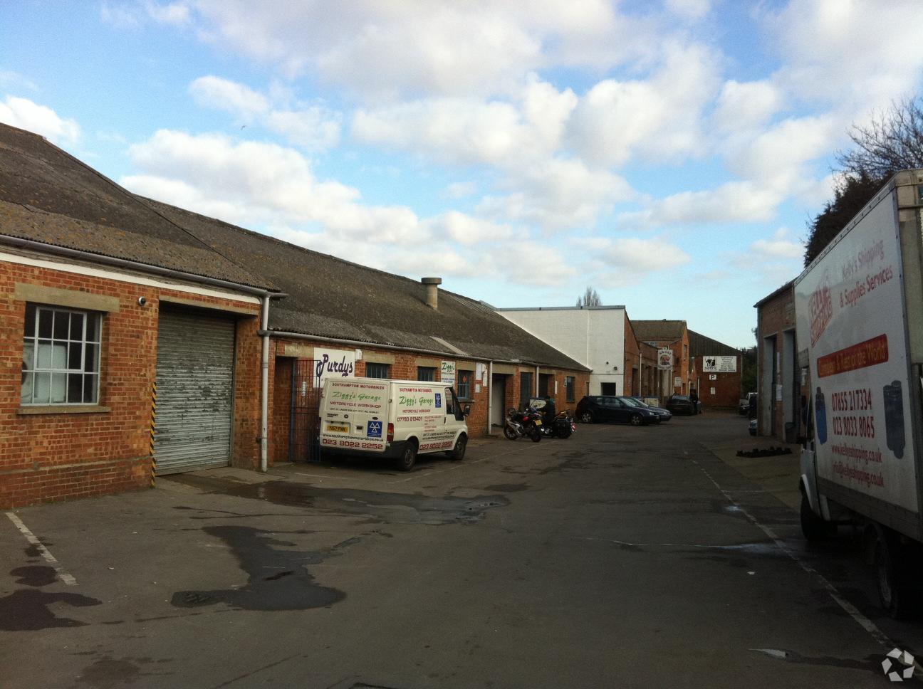 Pitt Rd, Southampton for sale Primary Photo- Image 1 of 1