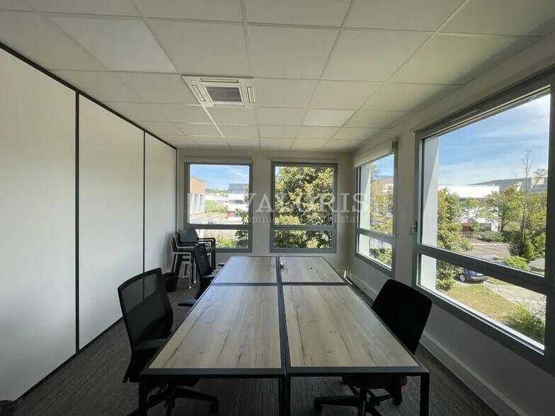 Office in Dardilly for lease - Interior Photo - Image 3 of 11