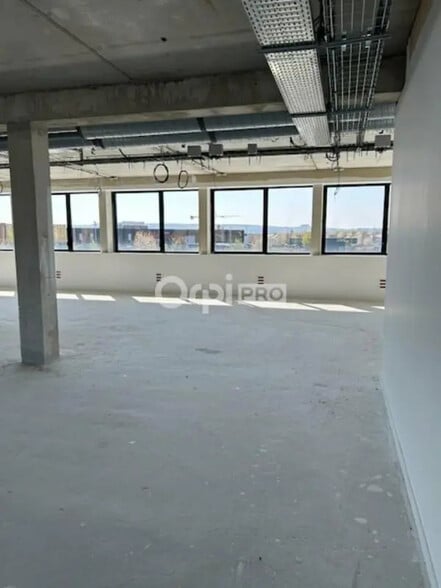 Office in Bezannes for sale - Interior Photo - Image 1 of 1