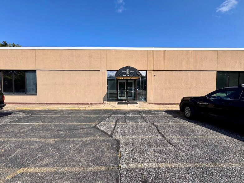 200 Wilson St, Port Jefferson Station, NY for lease - Building Photo - Image 2 of 13
