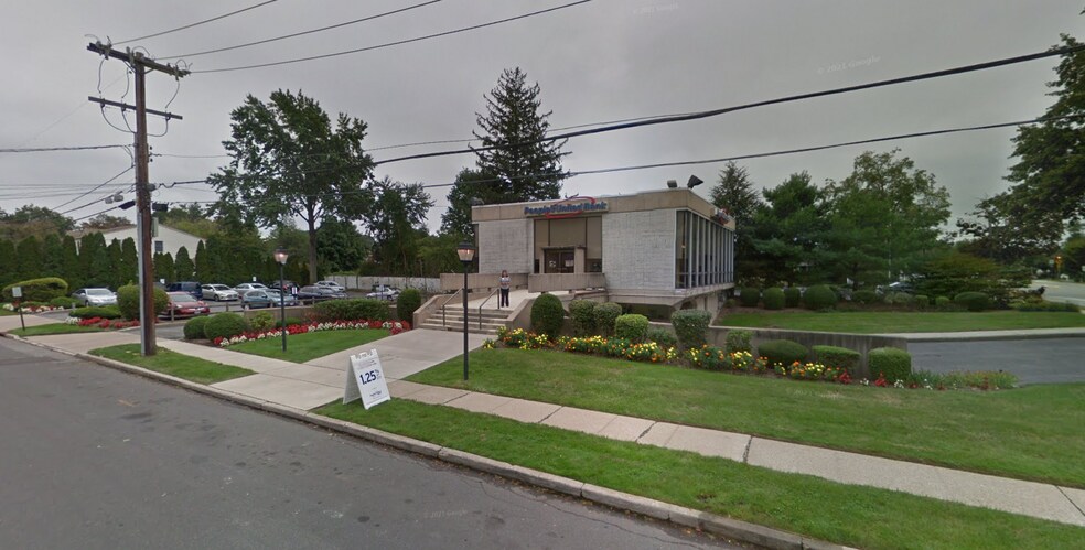 14 Park Dr, Kings Park, NY for sale - Building Photo - Image 1 of 1