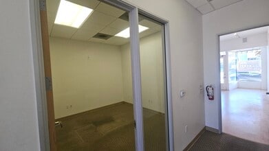 811-815 Fair Oaks Ave, South Pasadena, CA for lease Interior Photo- Image 2 of 4