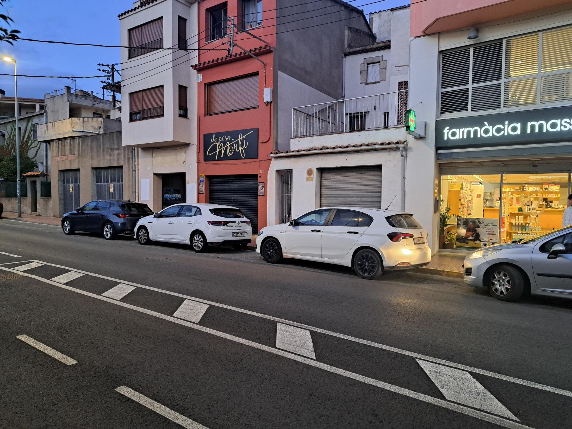 Retail in Palamós, Gerona for lease Interior Photo- Image 1 of 9