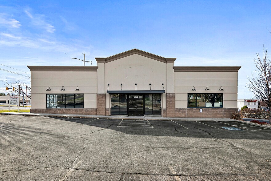 2315 E Fort Union Blvd Cottonwood Heights Ut 84121 Retail For Lease Loopnet Com