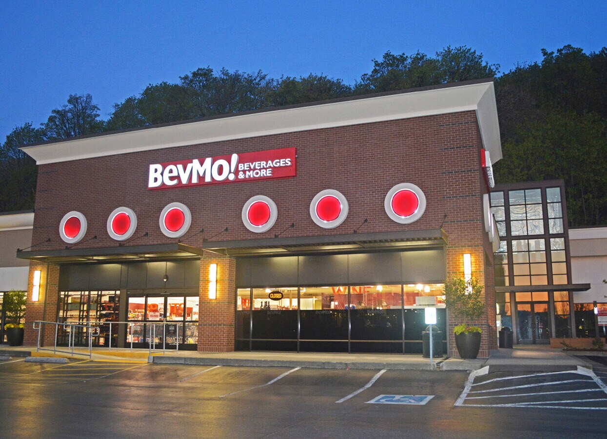 1700517197 Southcenter Pky, Tukwila, WA 98188 Parkway Village