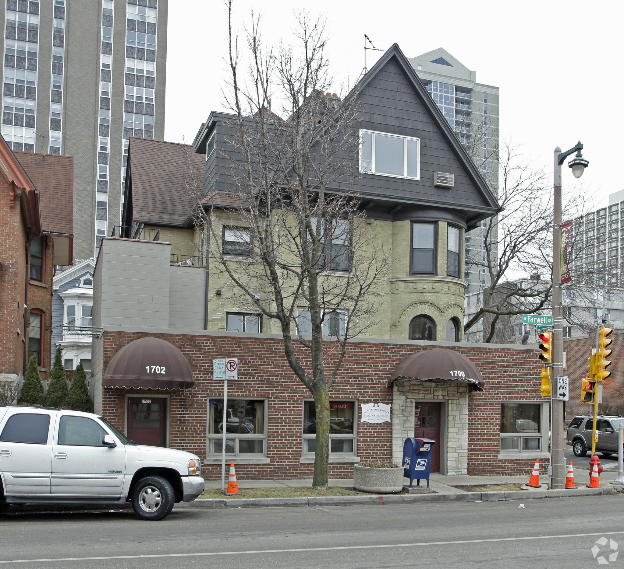 1700 N Farwell Ave, Milwaukee, WI for lease Building Photo- Image 1 of 3