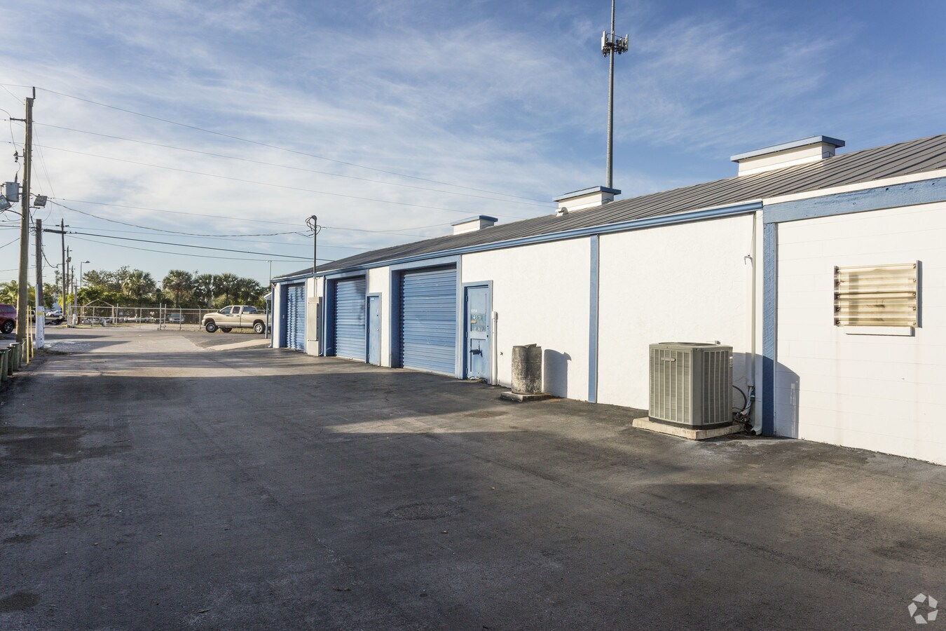 2072 Davis Blvd, Naples, FL 34104