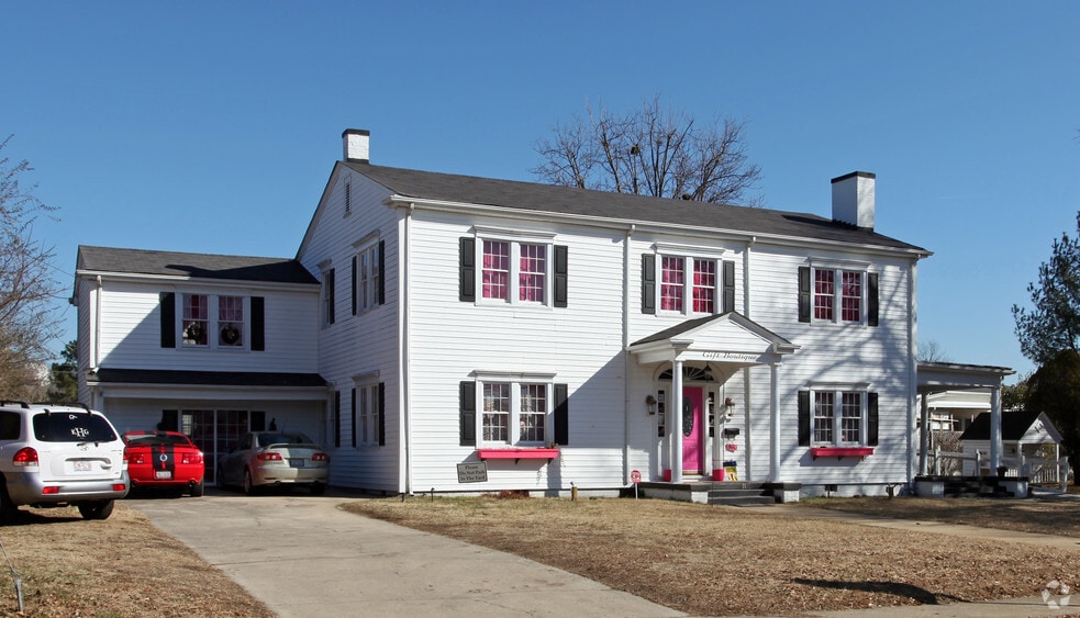 120 E Main St, Clayton, NC for lease - Building Photo - Image 2 of 3