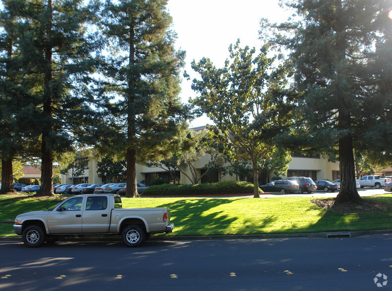 325 N Wiget Ln, Walnut Creek, CA for lease - Building Photo - Image 2 of 2