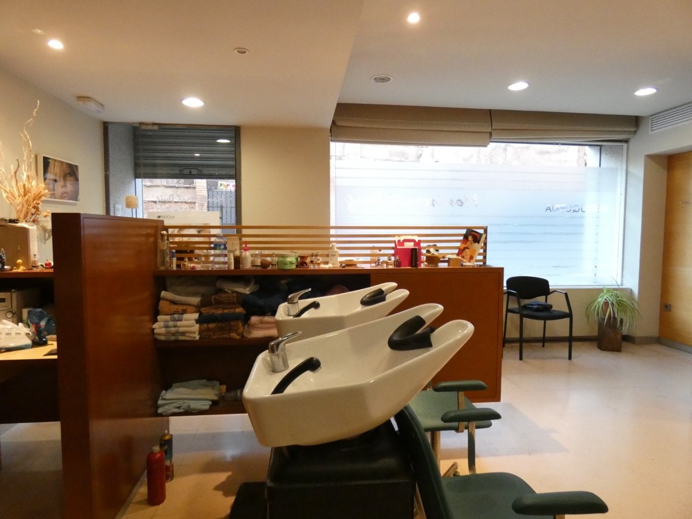 Retail in Igualada, Barcelona for lease Interior Photo- Image 1 of 7