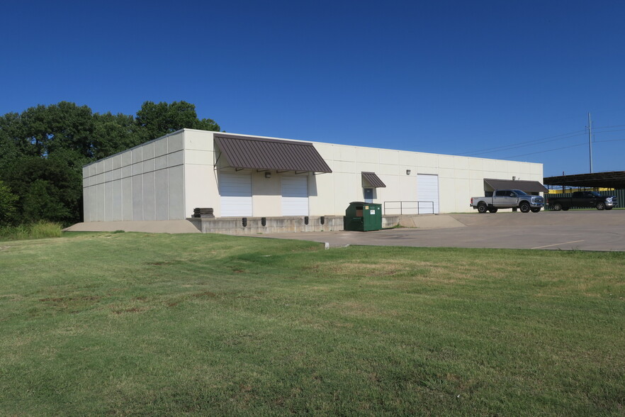 931 N Ann Arbor Ave, Oklahoma City, OK for lease - Building Photo - Image 1 of 6