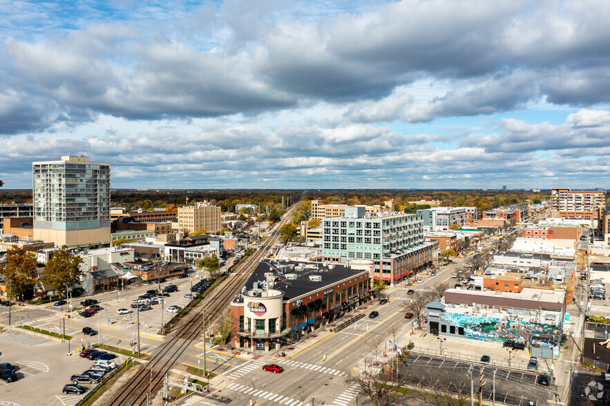 MAIN PLACE OF ROYAL OAK portfolio of 2 properties for sale on LoopNet.com - Aerial - Image 3 of 15