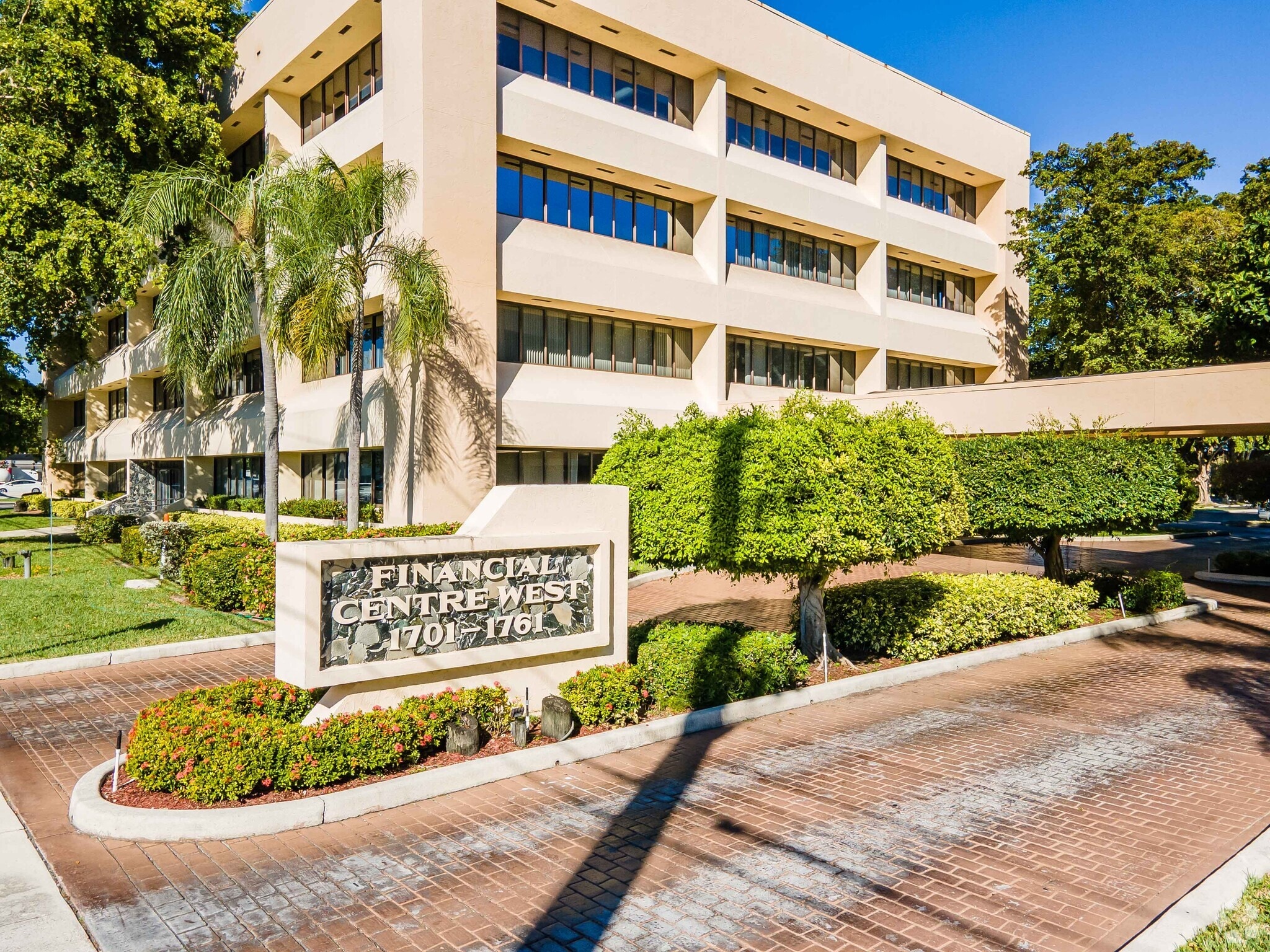 1761 W Hillsboro Blvd, Deerfield Beach, FL for lease Building Photo- Image 1 of 10