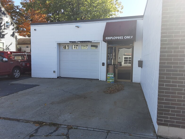 1053 Belmont St, Watertown, MA for sale - Building Photo - Image 2 of 4