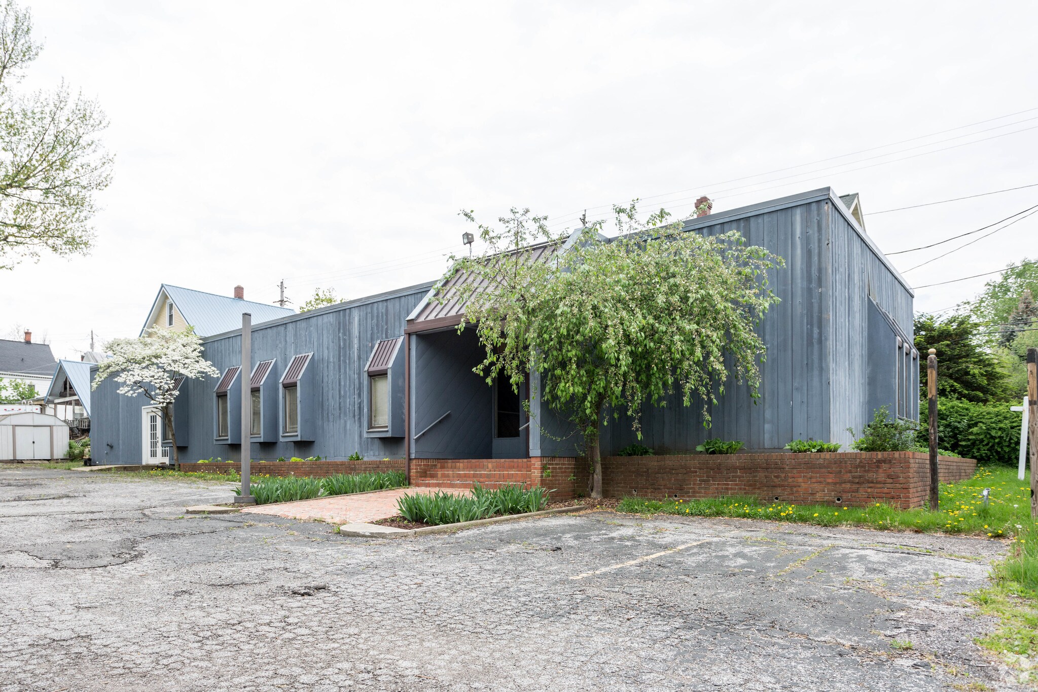 207 E Liberty St, Ashland, OH for sale Primary Photo- Image 1 of 1