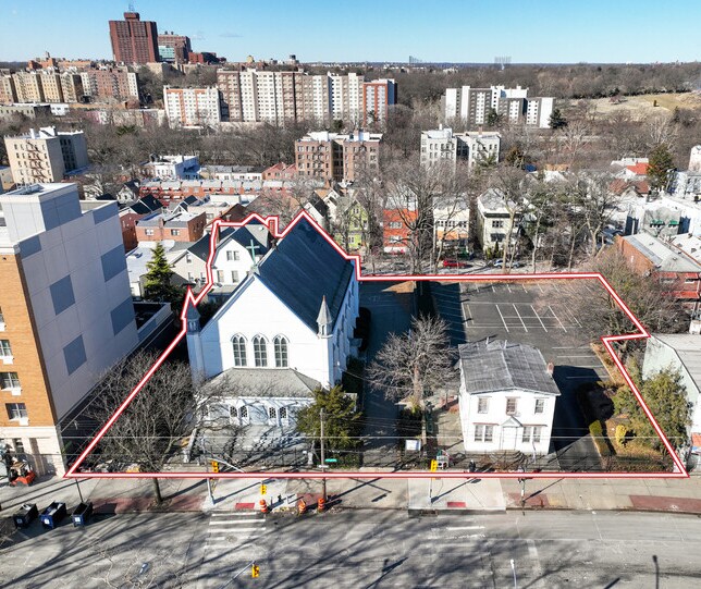 3663 White Plains Rd, Bronx, NY for sale - Primary Photo - Image 1 of 1