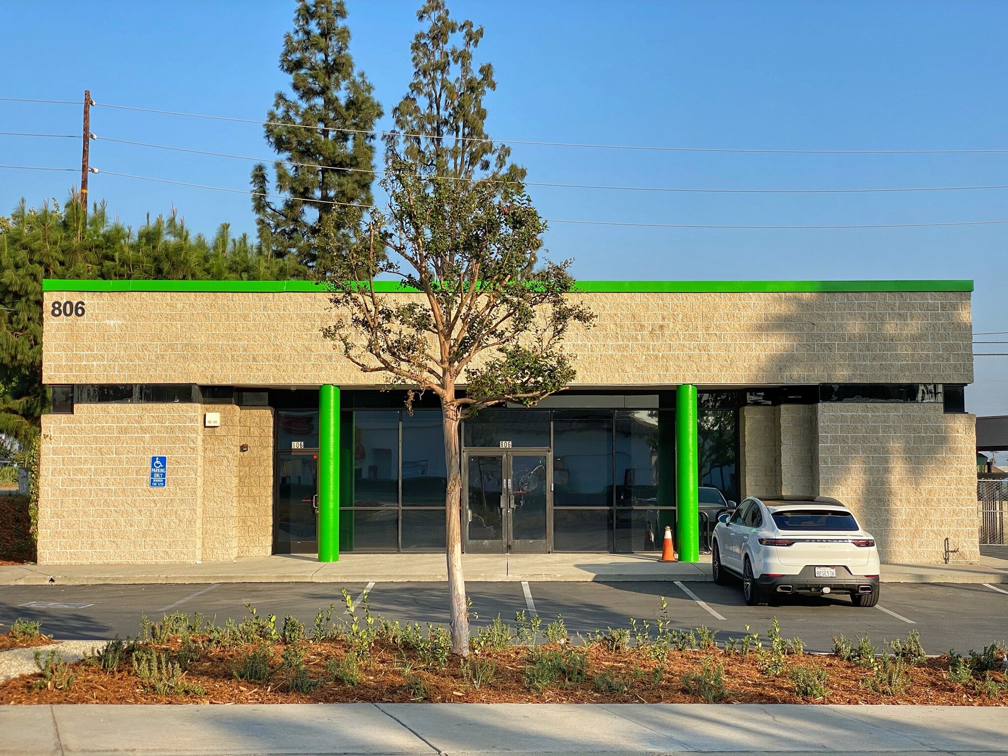 802-808 E Huntington Dr, Monrovia, CA for lease Interior Photo- Image 1 of 8