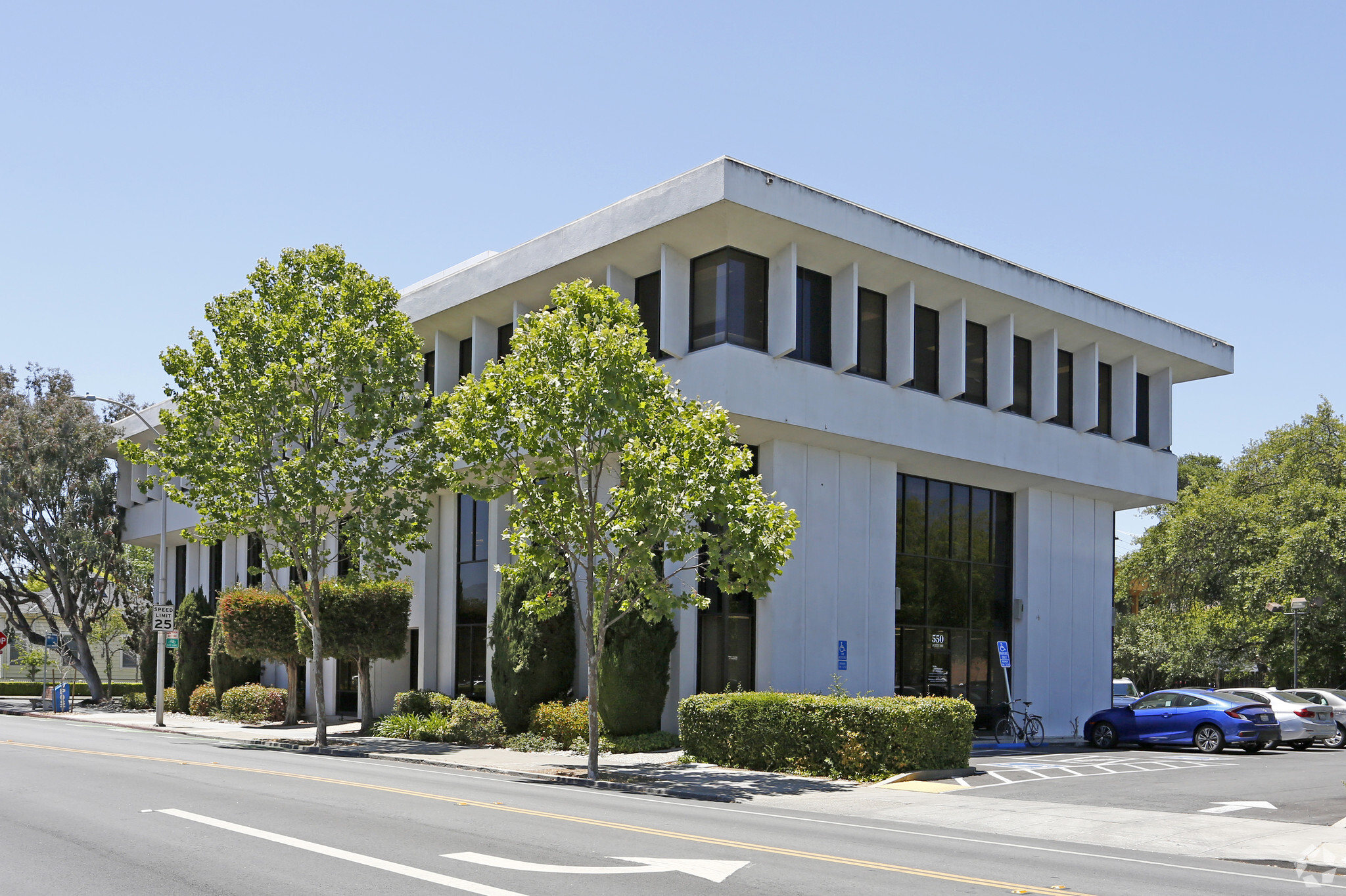 550 S California Ave, Palo Alto, CA for lease Building Photo- Image 1 of 3