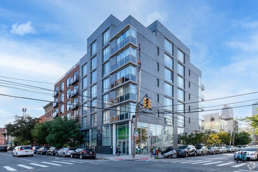 47-28 11th St, Long Island City, NY for sale - Primary Photo - Image 1 of 5