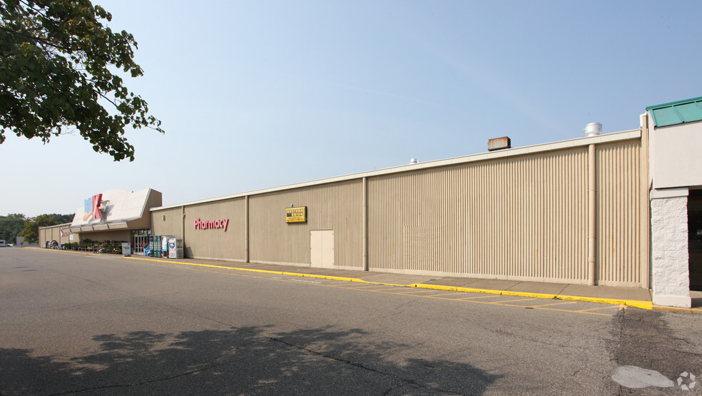 3515 N Maple Ave, Zanesville, OH for sale - Building Photo - Image 1 of 1