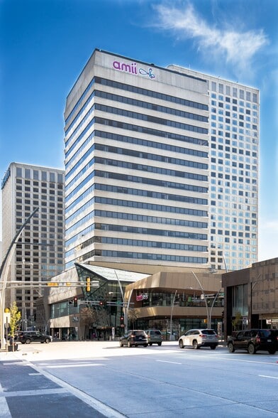 10065 Jasper Ave NW, Edmonton, AB for lease - Building Photo - Image 3 of 12