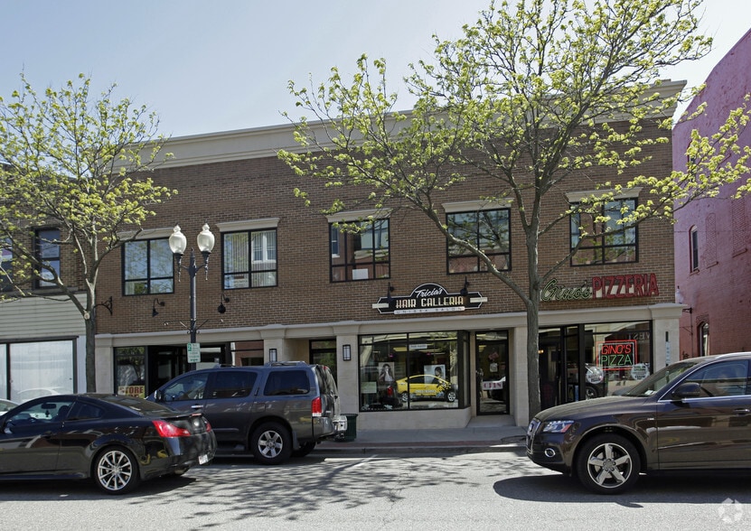22-26 W Main St, Patchogue, NY for lease - Building Photo - Image 1 of 16
