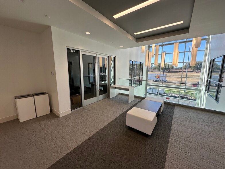 3100 S National Ave, Springfield, MO for lease - Interior Photo - Image 3 of 9