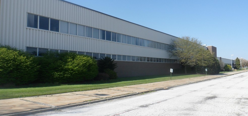 3566 Larchmont Ave NE, Warren, OH for lease - Building Photo - Image 1 of 1