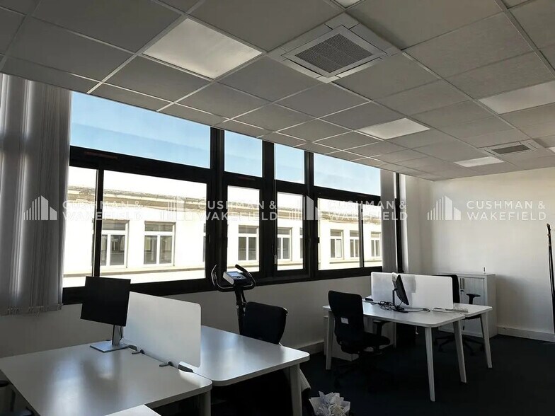 Office in Strasbourg for sale - Interior Photo - Image 2 of 9