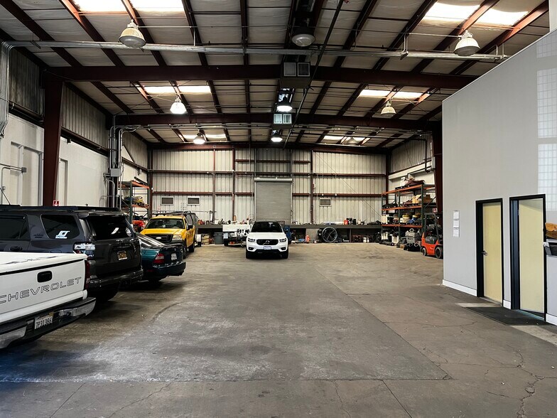 3100 E 10th St, Oakland, CA for lease - Building Photo - Image 3 of 13