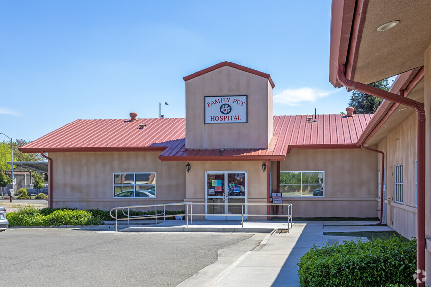 1455 Herndon Ave, Clovis, CA for lease - Building Photo - Image 2 of 8