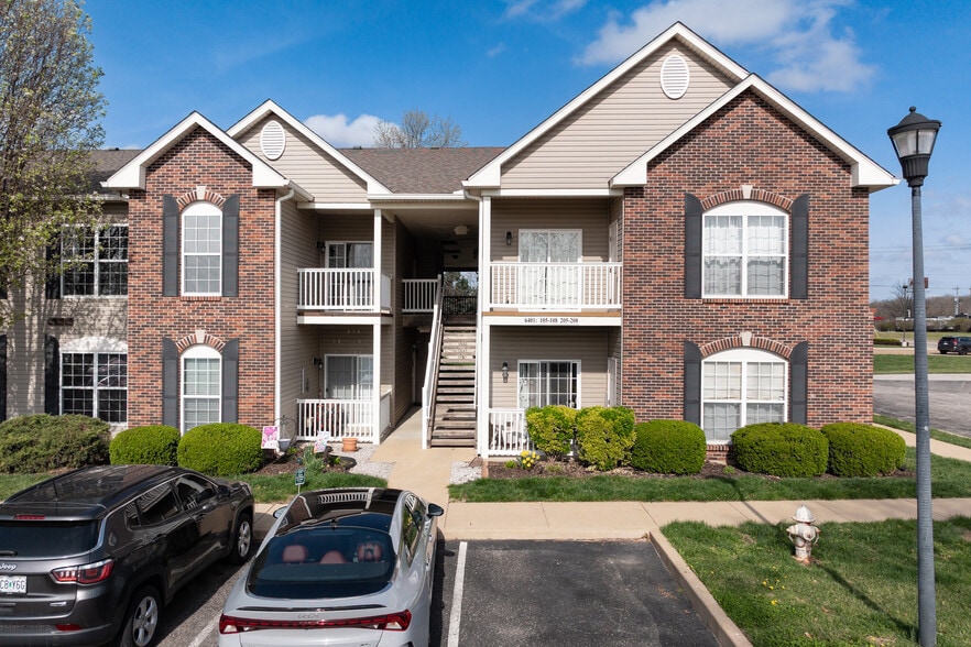 6401 Brookfield Court Dr, Saint Louis, MO for sale - Building Photo - Image 2 of 9