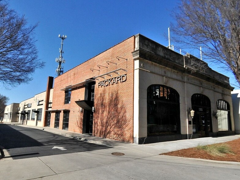 1310 S Tryon St, Charlotte, NC for lease - Building Photo - Image 1 of 9