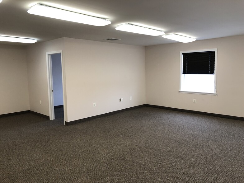 1151 S Trooper Rd, Norristown, PA for lease - Interior Photo - Image 3 of 5