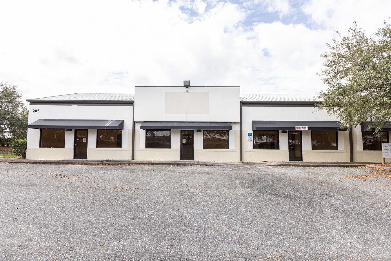 205 Woodfield Ct, Groveland, FL 34736