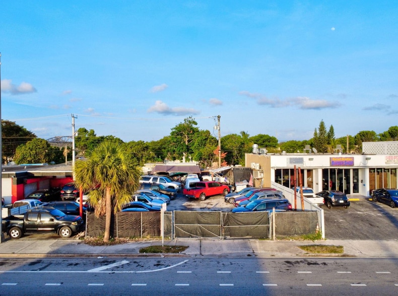 14555 NW 7th ave, Miami, FL for sale - Primary Photo - Image 2 of 9