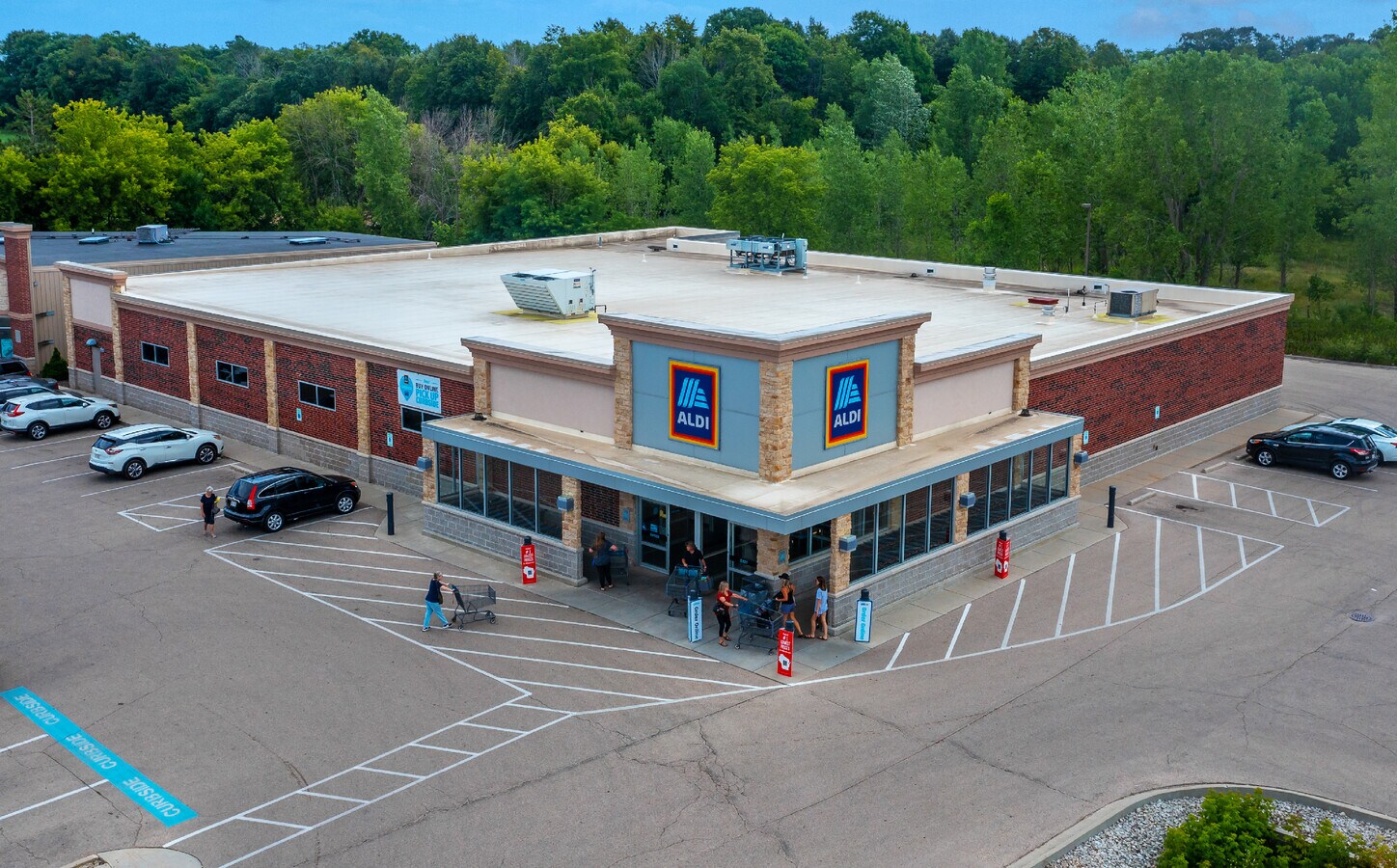 1589 E Sumner St, Hartford, WI 53027 ALDI at Hartford Centre