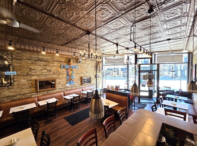 2914 N Clark St, Chicago, IL for lease - Building Photo - Image 3 of 16