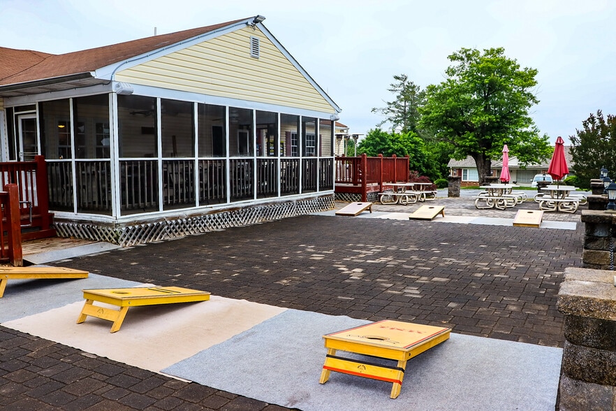 3313 Old Forest Rd, Lynchburg, VA for sale - Building Photo - Image 2 of 17