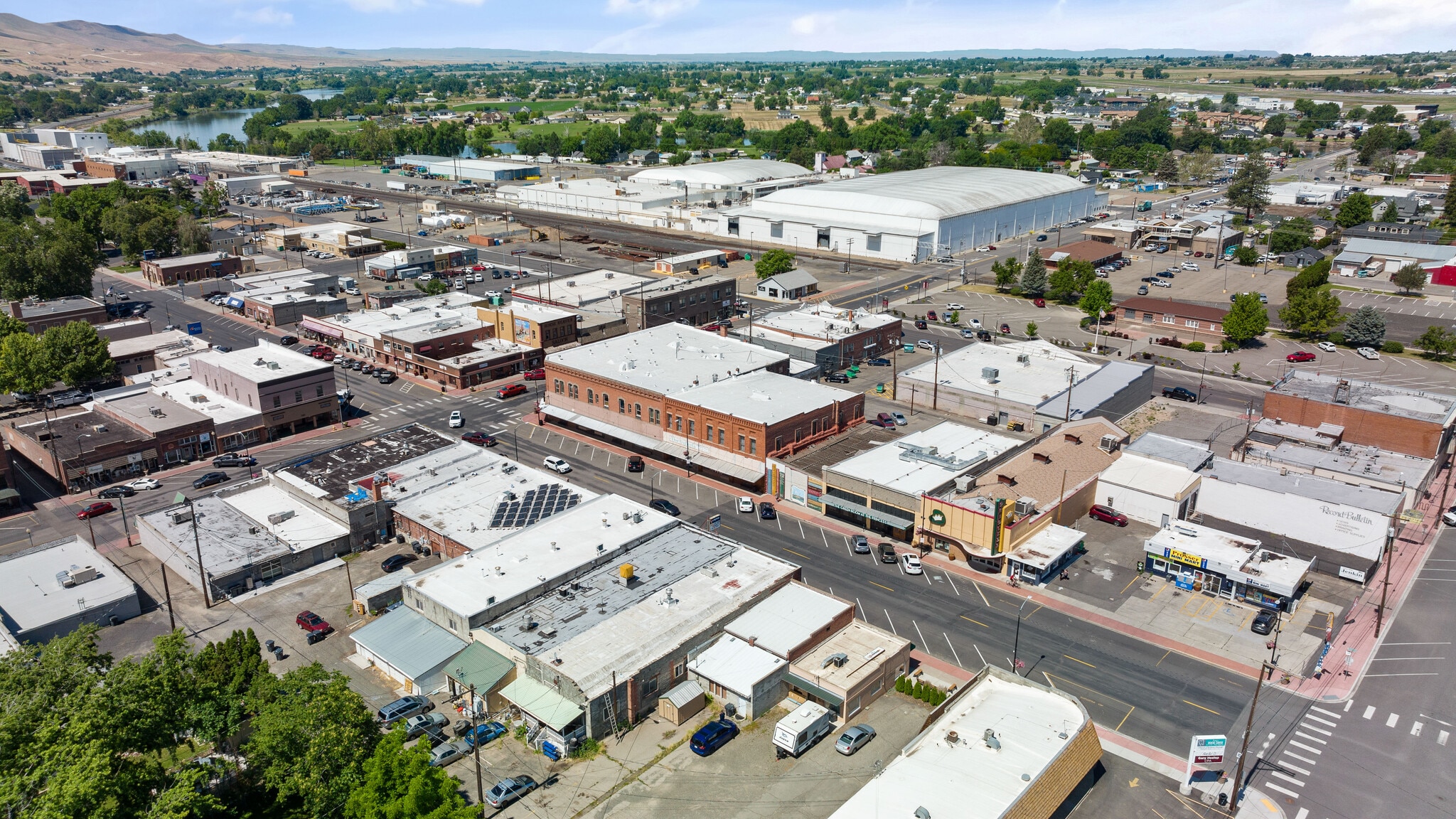 1219 Meade Ave, Prosser, WA 99350 Commercial Building With Apartments