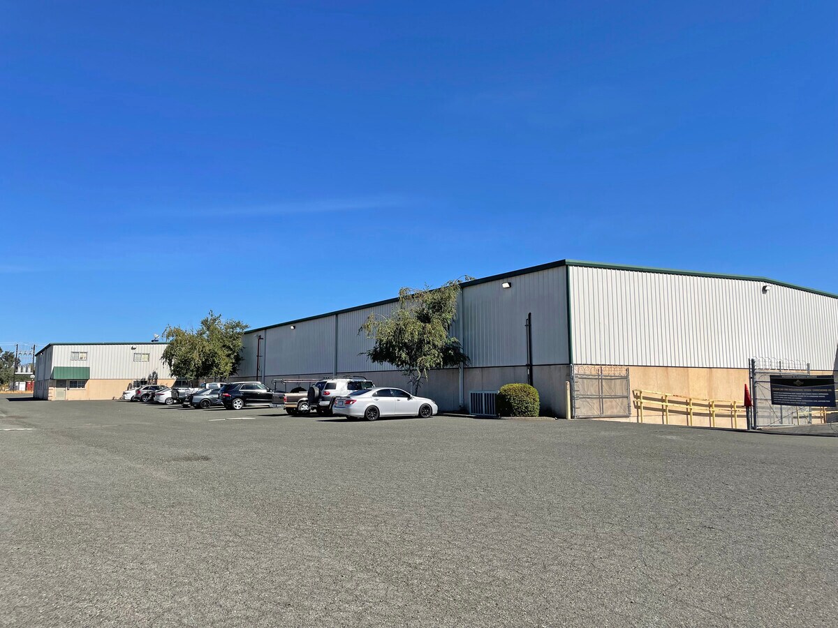 455 Kunzler Ranch Rd, Ukiah, CA 95482 Warehouse & Office Space