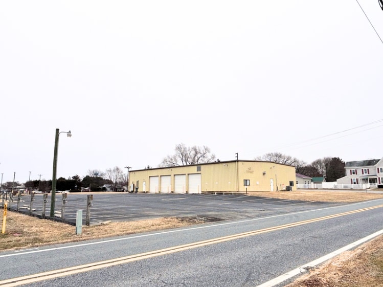 200 N Bassett St, Clayton, DE for lease - Primary Photo - Image 1 of 8