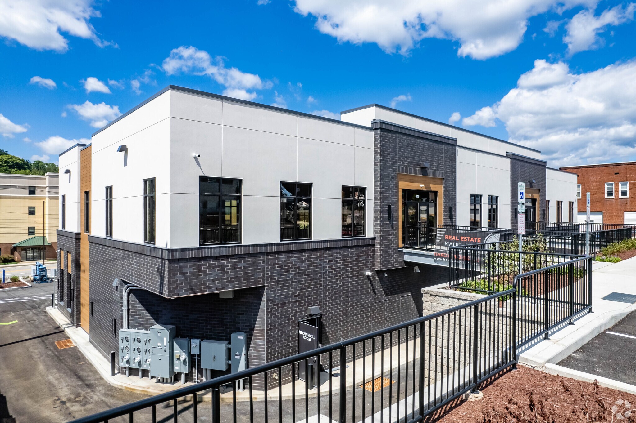 1050 University Ave, WV 26505 The Deck